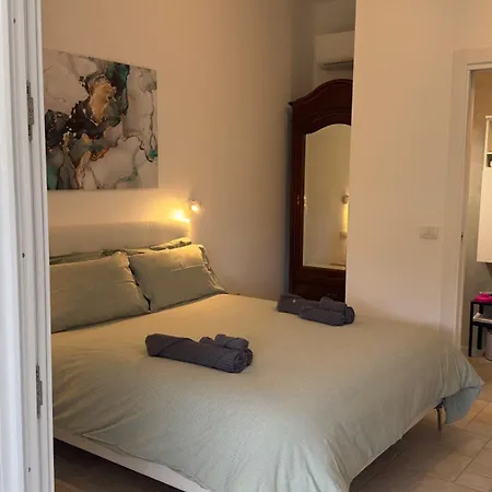 La Casa Bianca Rooms&lounge Guest house *
