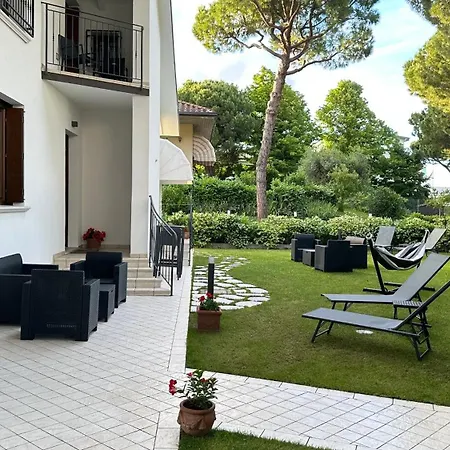Πανσιόν La Casa Bianca Rooms&lounge