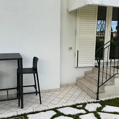 La Casa Bianca Rooms&lounge Πανσιόν *