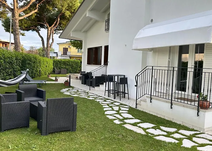 La Casa Bianca Rooms&lounge * Cesenatico