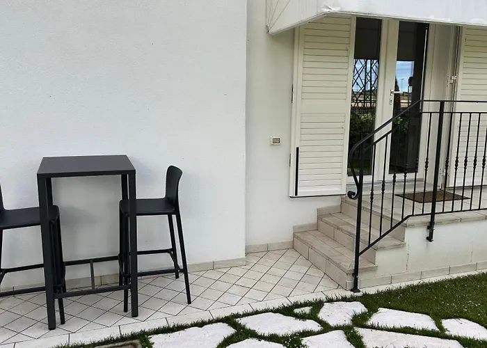 La Casa Bianca Rooms&lounge Guest house *